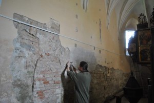 Taterloch Kirche Freskeuntersuchung